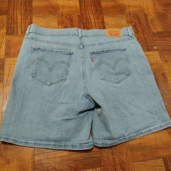 Levi's Light Blue Jean Classic Shorts Sz 31 - Picture 7 of 7